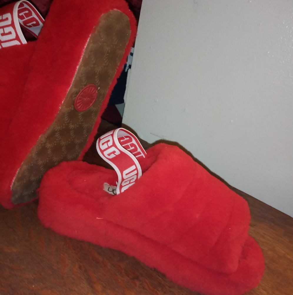 UGG Women's Fluff Yeah slides